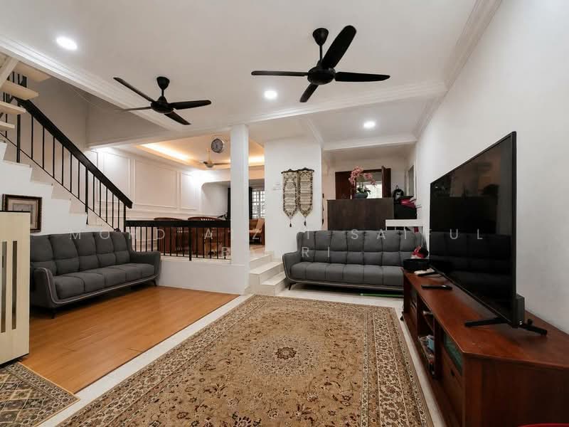 Rumah Teres 2 Tingkat untuk Dijual di Ampang Jaya (Ampang) - Mohd Aizat Saiful Bahri - Living Room - PropertyGuru.com.my