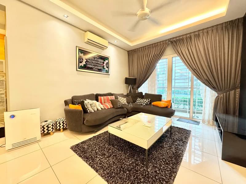 Kondominium untuk Dijual di Sri Putramas III / Royal Regent - Xue Bajis - Living Room - PropertyGuru.com.my
