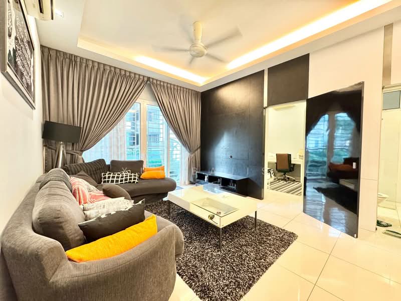 Kondominium untuk Dijual di Sri Putramas III / Royal Regent - Xue Bajis - Living Room - PropertyGuru.com.my