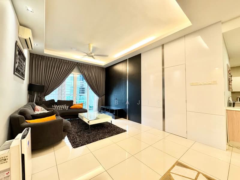 Kondominium untuk Dijual di Sri Putramas III / Royal Regent - Xue Bajis - Living Room - PropertyGuru.com.my