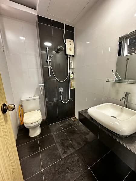 Condominium for Sale at The Clovers - Darren Lye - Bathroom - PropertyGuru.com.my