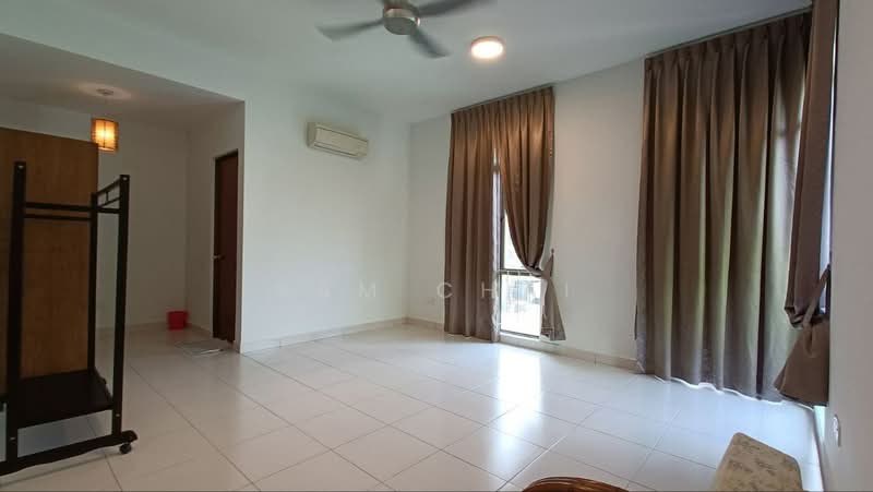 Cluster House for Sale in Taman Sutera Utama (Skudai) - Sam Chai - Living Room - PropertyGuru.com.my