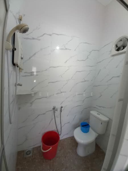 Rumah Teres 1 Tingkat untuk Disewa di Kamunting (Perak) - Beeky Lee - Bathroom - PropertyGuru.com.my