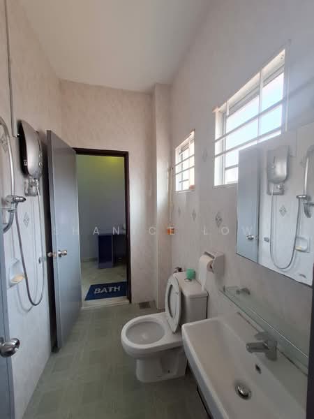 Rumah Teres 2.5 Tingkat untuk Dijual di Taman Puchong Impian (Puchong) - Shanice Low - Bathroom - PropertyGuru.com.my