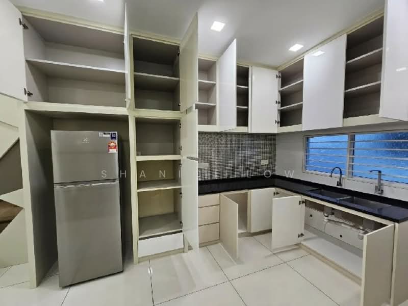 2-storey Terraced House for Sale in Taman Putra Impiana (Puchong) - Shanice Low - Kitchen - PropertyGuru.com.my