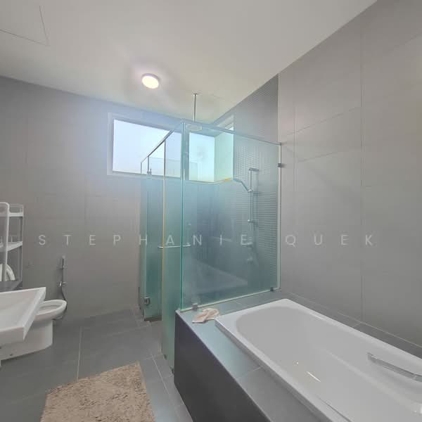 Semi-Detached House for Rent in Bandar Botanic (Klang) - Stephanie Quek - Bathroom - PropertyGuru.com.my