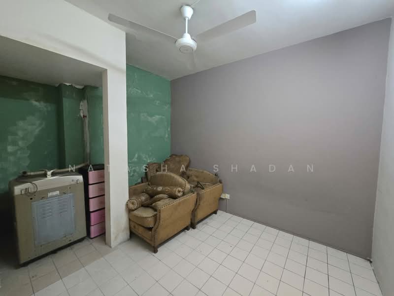Rumah Teres 2 Tingkat untuk Dijual di Seksyen 13 (Shah Alam) - Natasha Shadan - Living Room - PropertyGuru.com.my