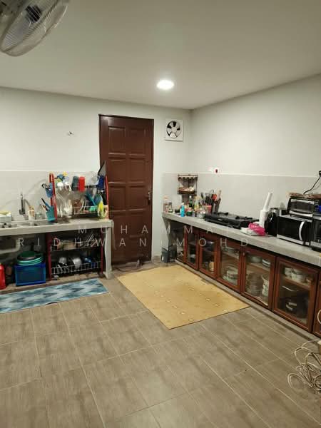 Rumah Teres 2.5 Tingkat untuk Dijual di Ampang Jaya (Ampang) - Muhammad Ridhwan Mohd Huzairi - Kitchen - PropertyGuru.com.my