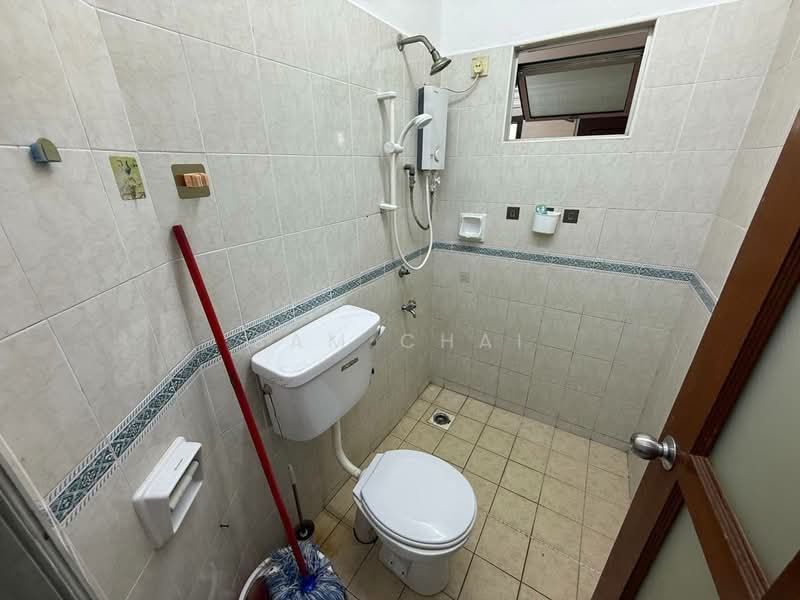 Rumah Teres 2 Tingkat untuk Dijual di Taman Impian Emas (Skudai) - Sam Chai - Bathroom - PropertyGuru.com.my