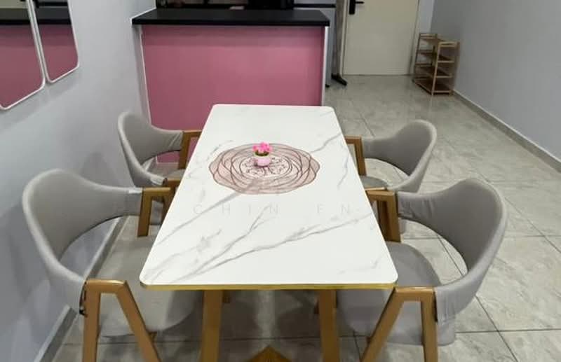 Pangsapuri untuk Disewa di PANGSAPURI GADONG HARMONI @ AMBIENCE RESIDENCE - CHIN FN - Dining Room - PropertyGuru.com.my
