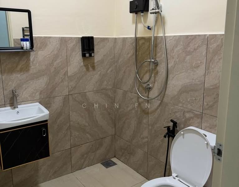 Pangsapuri untuk Disewa di PANGSAPURI GADONG HARMONI @ AMBIENCE RESIDENCE - CHIN FN - Bathroom - PropertyGuru.com.my