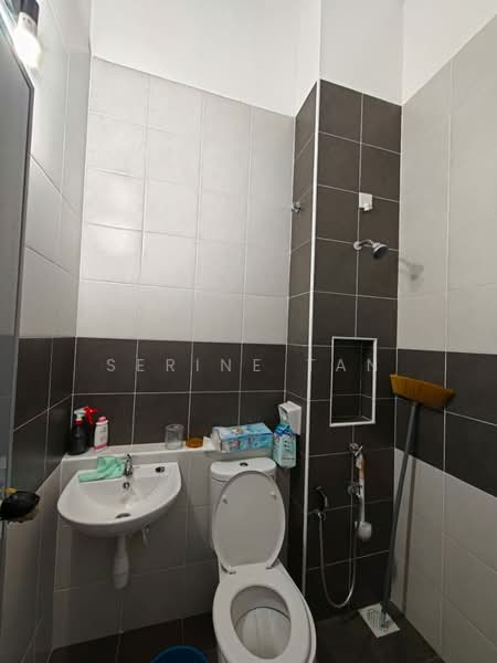 Rumah Teres 1 Tingkat untuk Disewa di Kulai (Johor) - Serine Tan - Bathroom - PropertyGuru.com.my