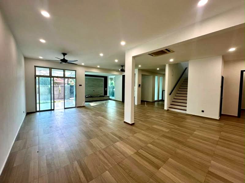 Semi-Detached House for Sale in Taman Molek (Johor Bahru) - Calvin Lee - PropertyGuru.com.my