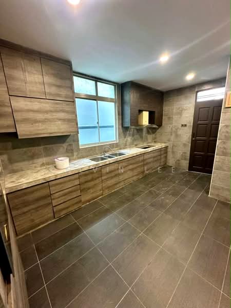 Semi-Detached House for Sale in Taman Molek (Johor Bahru) - Calvin Lee - PropertyGuru.com.my