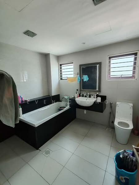 Semi-Detached House for Sale in Taman Bukit Suria (Cheras) - Even Chong - Bathroom - PropertyGuru.com.my