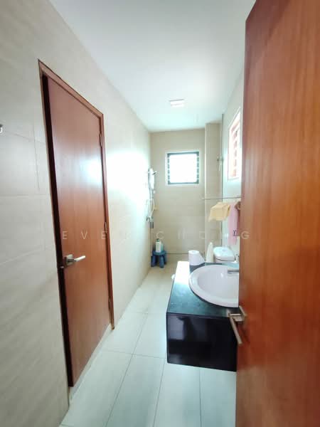 Semi-Detached House for Sale in Taman Bukit Suria (Cheras) - Even Chong - Bathroom - PropertyGuru.com.my
