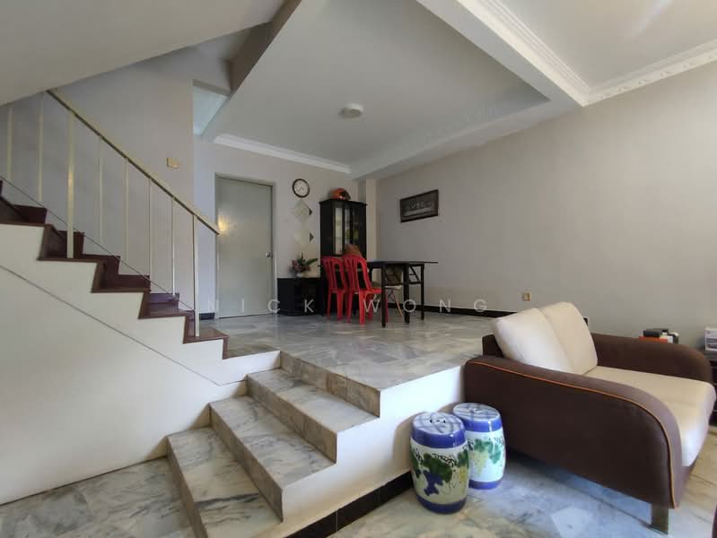 Rumah Teres 2 Tingkat untuk Dijual di Taman Serdang Jaya (Seri Kembangan) - Nick Wong - Living Room - PropertyGuru.com.my