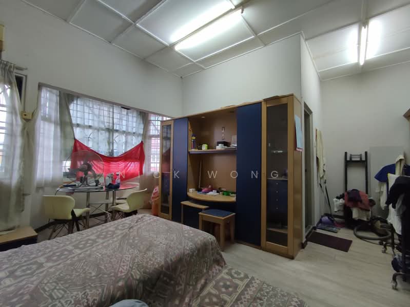 Rumah Teres 2 Tingkat untuk Dijual di Taman Serdang Jaya (Seri Kembangan) - Nick Wong - Bedroom - PropertyGuru.com.my