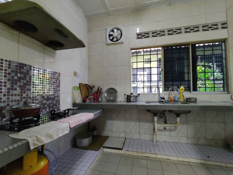 Rumah Teres 2 Tingkat untuk Dijual di Taman Serdang Jaya (Seri Kembangan) - Nick Wong - Kitchen - PropertyGuru.com.my