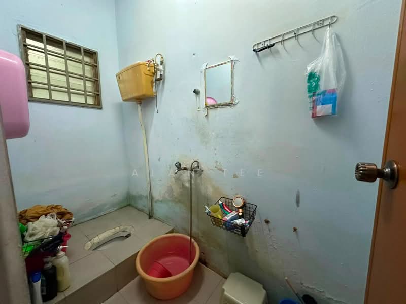 2-storey Terraced House for Sale in Johor Bahru (Johor) - Alan Tee - Bathroom - PropertyGuru.com.my