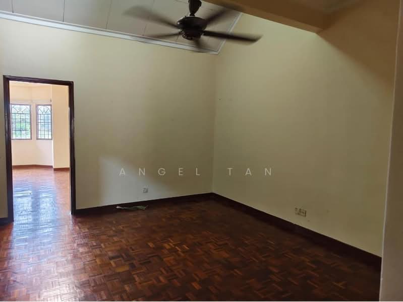 Rumah Teres 2 Tingkat untuk Dijual di Usj 16 (Subang Jaya) - Angel Tan - Living Room - PropertyGuru.com.my