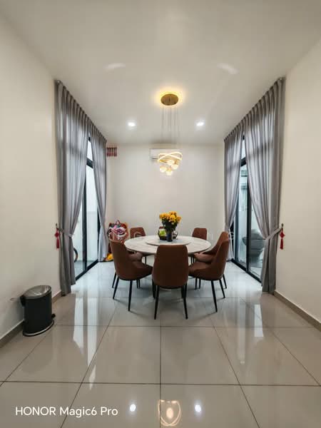Semi-Detached House for Rent in Eco Ardence (Setia Alam) - Bing Bing - Dining Room - PropertyGuru.com.my