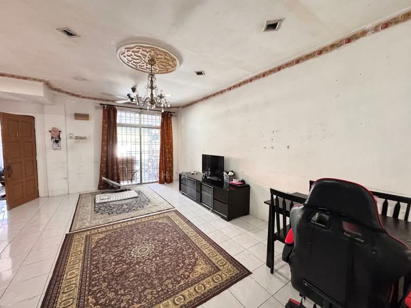 Rumah Teres 2-Tingkat untuk Dijual di Puchong (Selangor) - PHAWI . - Living Room - PropertyGuru.com.my