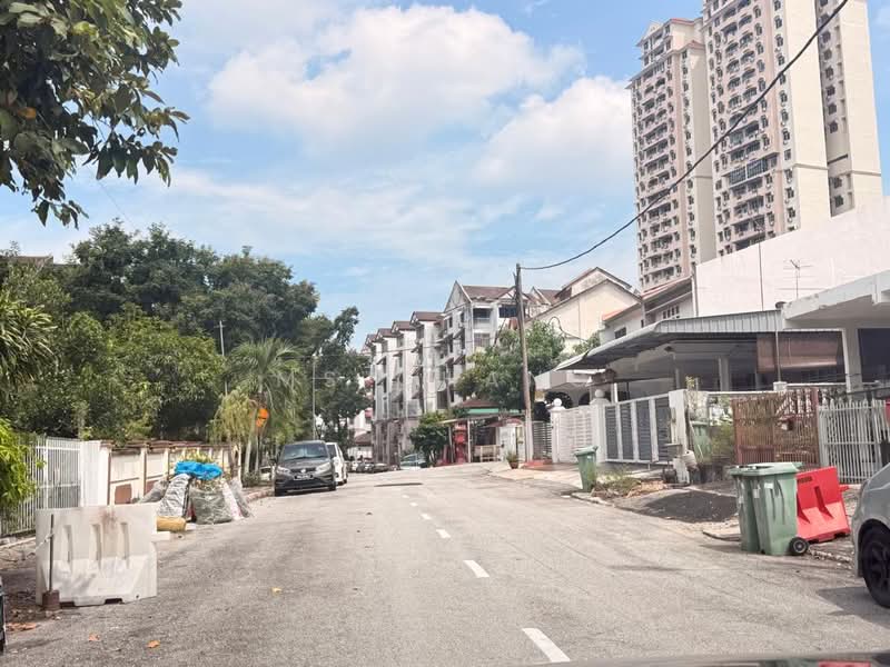 Rumah Teres 1 Tingkat untuk Dijual di Taman Lip Sin (Sungai Dua) - Ms Chang - PropertyGuru.com.my