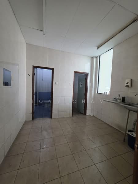 Warehouse for Rent in Subang Hi-Tech Industrial Park (Subang Jaya) - Tony Cham - Bathroom - PropertyGuru.com.my