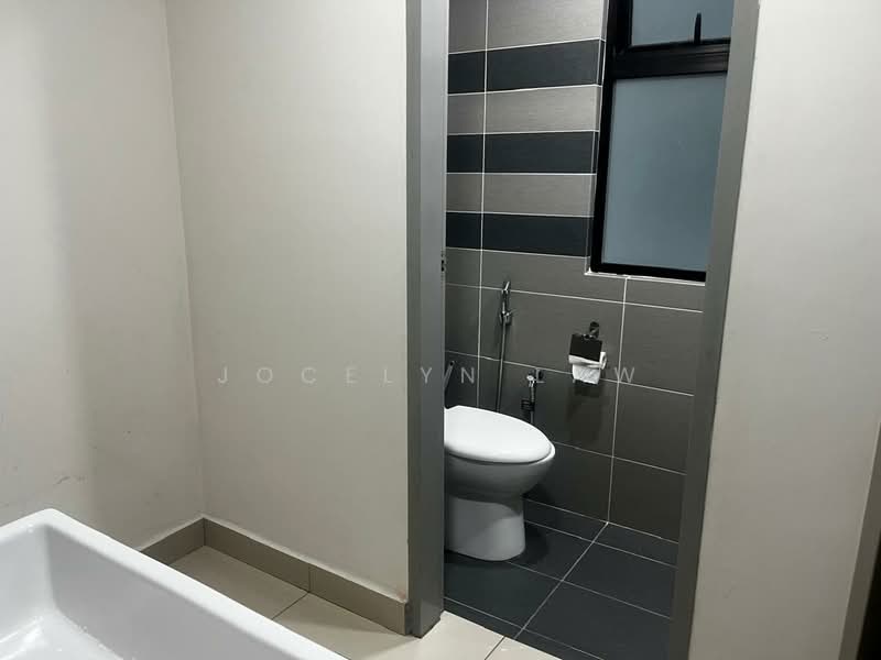 Kediaman Servis untuk Disewa di G Residence - Jocelyn Law - Bathroom - PropertyGuru.com.my