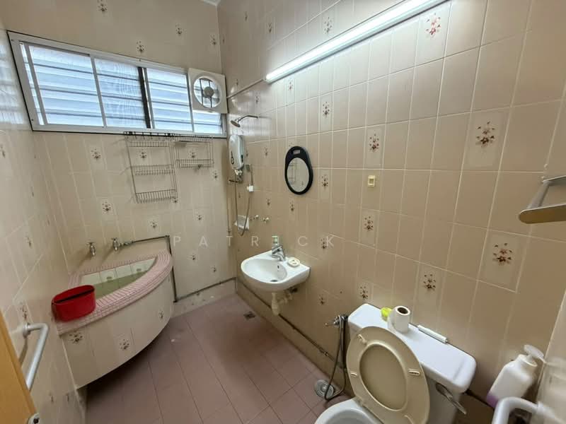Semi-Detached House for Sale in George Town (Penang) - Patrick . - Bathroom - PropertyGuru.com.my