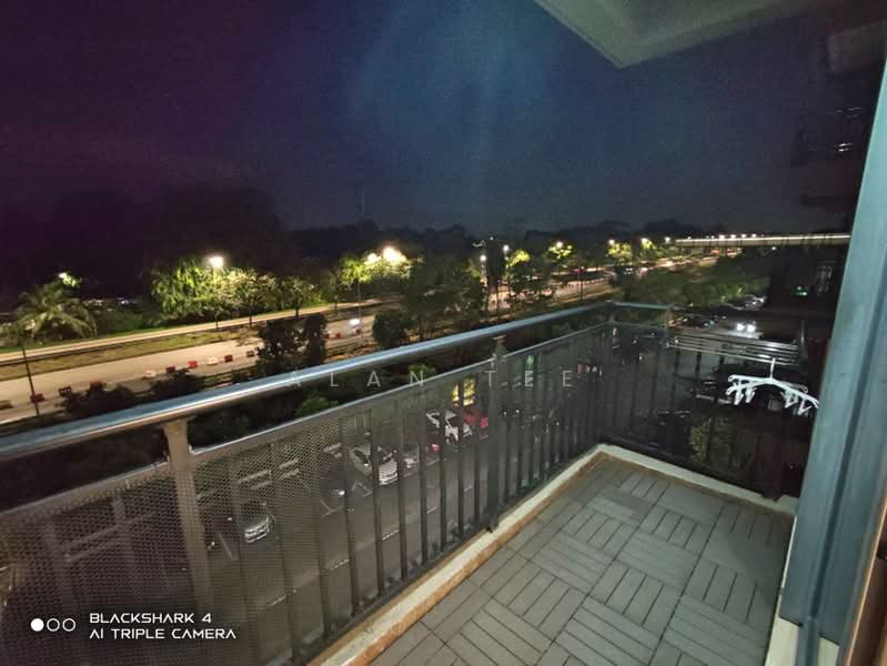 Servis Apartment untuk Dijual di Country Garden Central Park - Alan Tee - Balcony - PropertyGuru.com.my