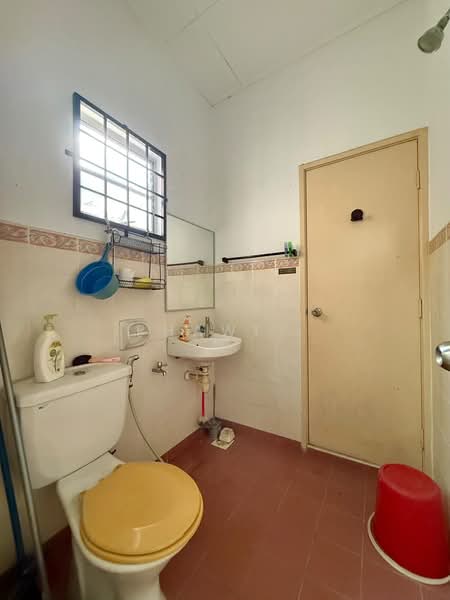 Semi-Detached House for Sale in Taman Desaria (Nilai) - PHAWI . - Bathroom - PropertyGuru.com.my