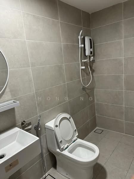 Servis Apartment untuk Dijual di The Glenz @ Glenmarie - Hong Ng - Bathroom - PropertyGuru.com.my