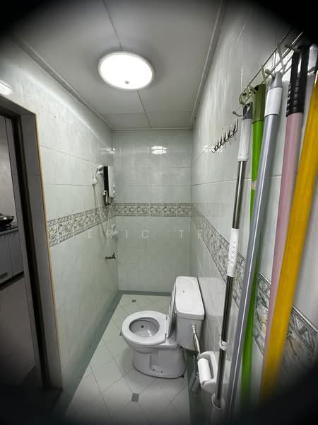 2-storey Terraced House for Rent in Bandar Baru Permas Jaya (Permas Jaya) - Eric Tee - Bathroom - PropertyGuru.com.my