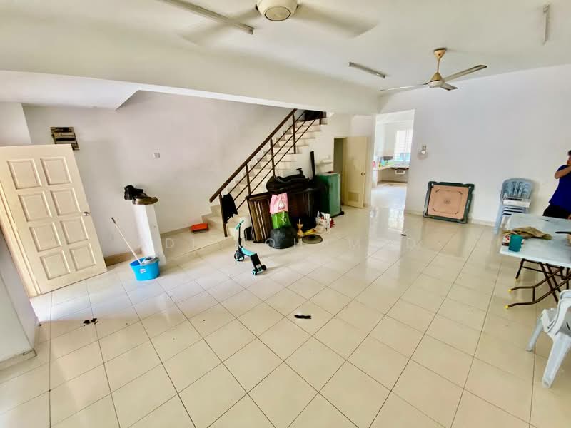 Rumah Teres 2 Tingkat untuk Dijual di Alam Nusantara (Setia Alam) - Adi Mohamad - Living Room - PropertyGuru.com.my