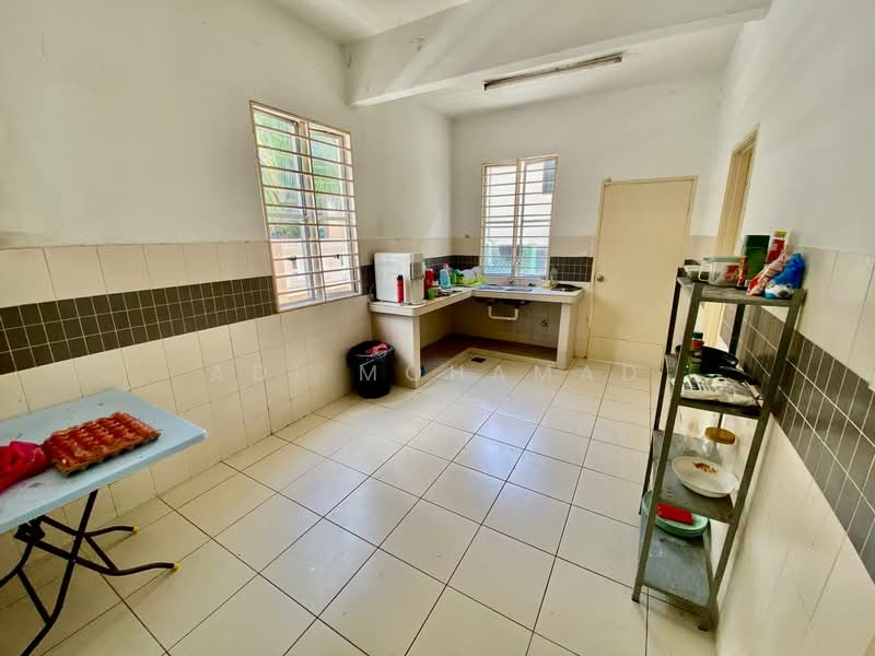 Rumah Teres 2 Tingkat untuk Dijual di Alam Nusantara (Setia Alam) - Adi Mohamad - Kitchen - PropertyGuru.com.my