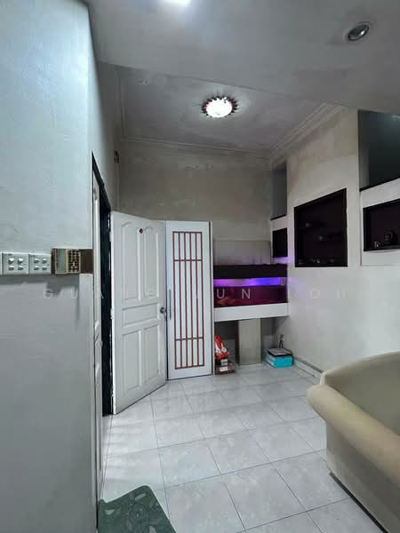 Rumah Teres 2-Tingkat untuk Dijual di Taman Pelangi Indah (Ulu Tiram) - Guang Jun Loh - PropertyGuru.com.my