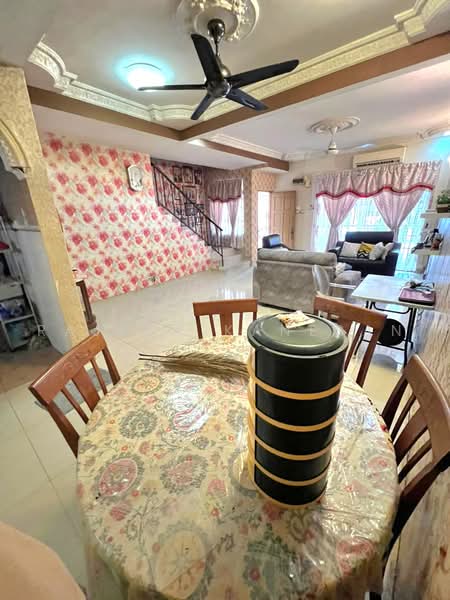 Rumah Teres untuk Dijual di Kuala Garing Utara (Rawang) - Rajesh Kanesan - Living Room - PropertyGuru.com.my