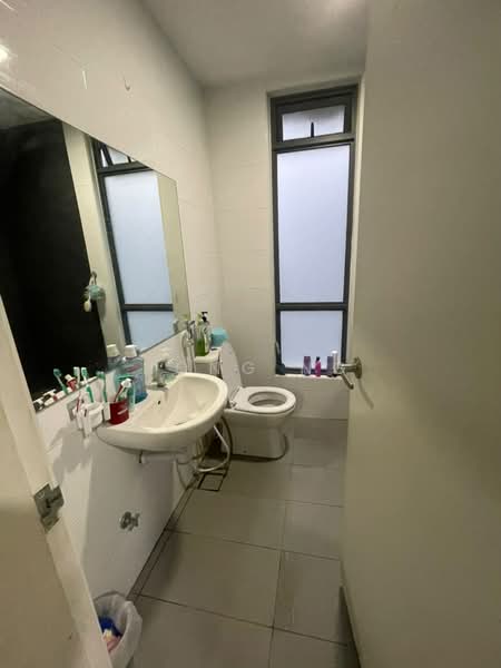 Service Residence for Rent at Paramount Utropolis - Hong Ng - Bathroom - PropertyGuru.com.my