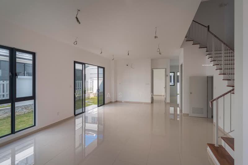 Rumah Berkembar untuk Dijual di Setia Eco Park (Setia Alam) - Vitas Tan - Living Room - PropertyGuru.com.my