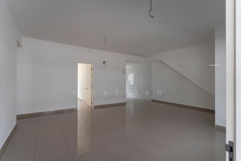 Rumah Bandar untuk Dijual di Eco Ardence (Setia Alam) - Vitas Tan - Living Room - PropertyGuru.com.my