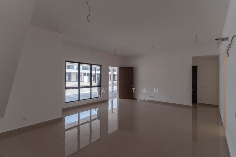 Rumah Bandar untuk Dijual di Eco Ardence (Setia Alam) - Vitas Tan - Living Room - PropertyGuru.com.my