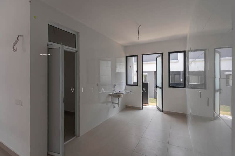 Rumah Berkembar untuk Dijual di Eco Ardence (Setia Alam) - Vitas Tan - Kitchen - PropertyGuru.com.my