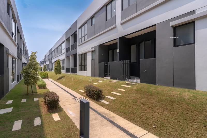 Rumah Berkembar untuk Dijual di Eco Ardence (Setia Alam) - Vitas Tan - Exterior - PropertyGuru.com.my