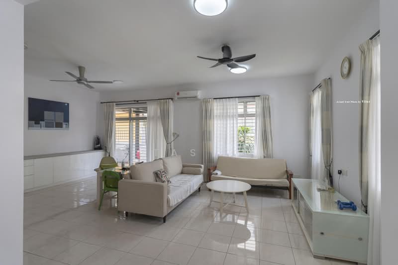 Rumah Berkembar untuk Dijual di Setia Damai (Setia Alam) - Vitas Tan - Living Room - PropertyGuru.com.my