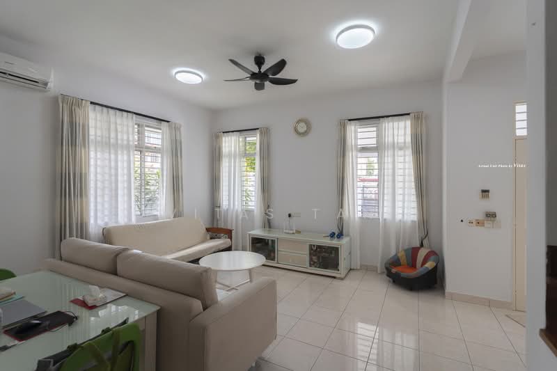 Rumah Berkembar untuk Dijual di Setia Damai (Setia Alam) - Vitas Tan - Living Room - PropertyGuru.com.my