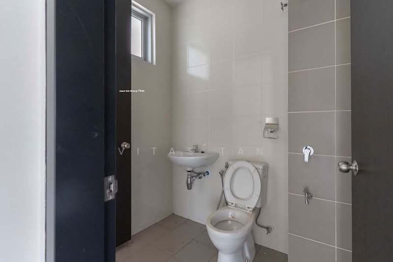 Rumah Teres 2-Tingkat untuk Dijual di Bukit Raja (Selangor) - Vitas Tan - Bathroom - PropertyGuru.com.my