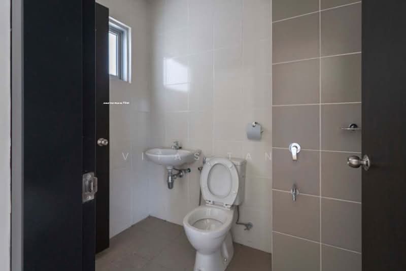 Rumah Teres 2-Tingkat untuk Dijual di Bukit Raja (Selangor) - Vitas Tan - Bathroom - PropertyGuru.com.my