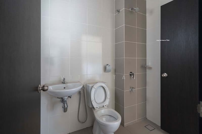 Rumah Teres 2-Tingkat untuk Dijual di Bukit Raja (Selangor) - Vitas Tan - Bathroom - PropertyGuru.com.my